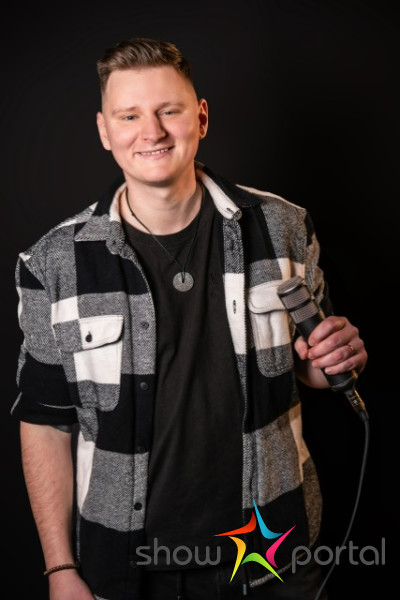 LUKI TURIAK - Moderátor ako lusk