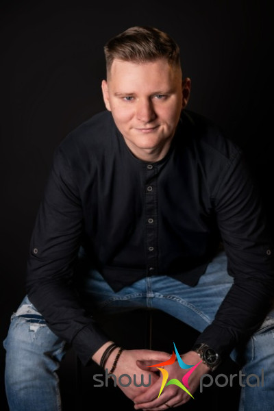 LUKI TURIAK - Moderátor ako lusk