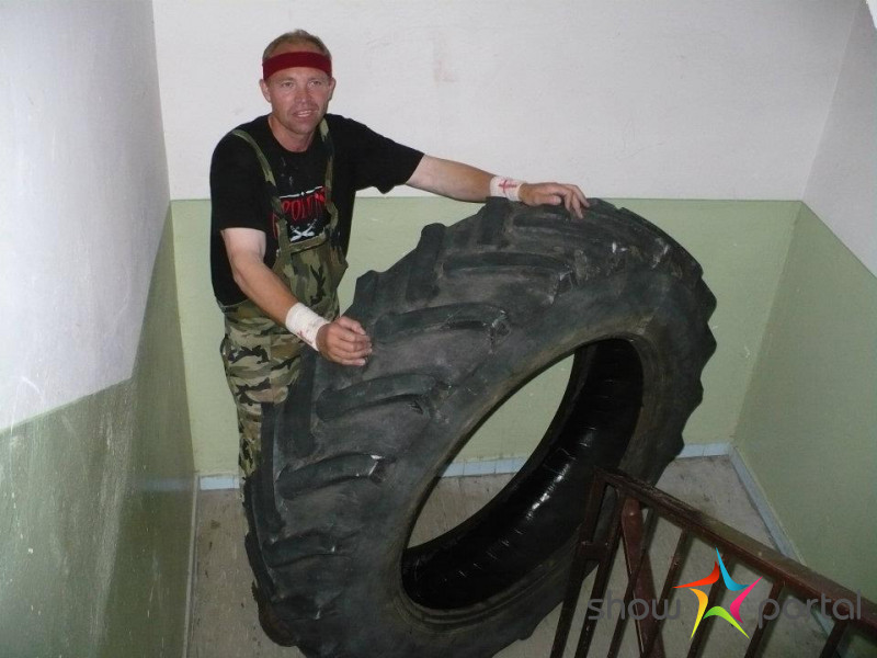 Silácka exhibícia - silák Jan Ilevskij