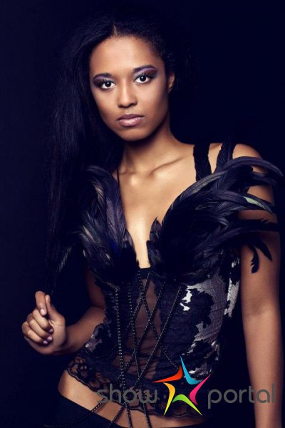 NATALIE /singer & pianist/