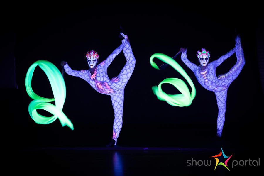 Human Light - UV Light Show by Vertigo