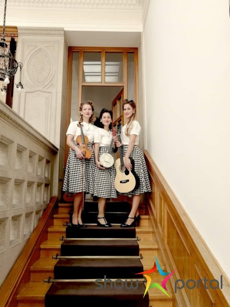 Paper Moon Trio