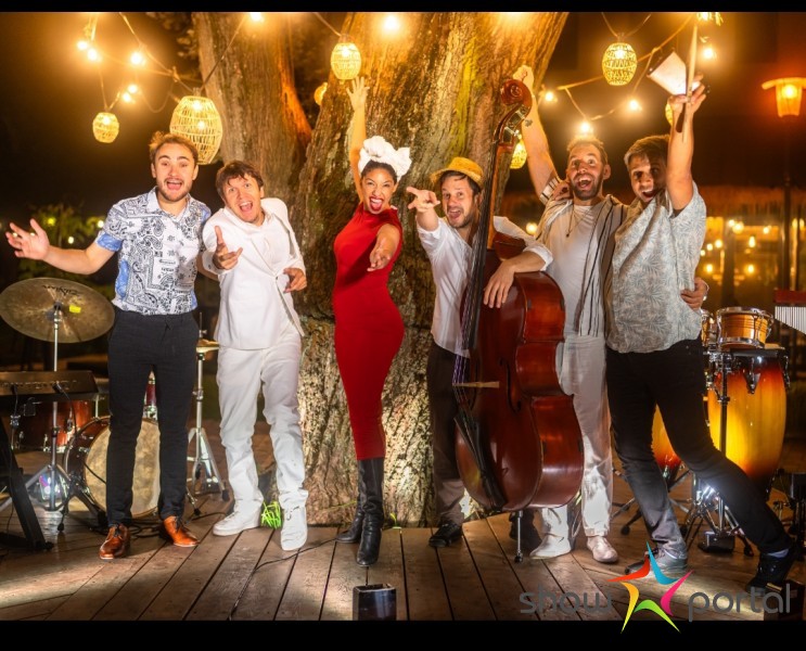 Glenda Lopez & Music Box Project
