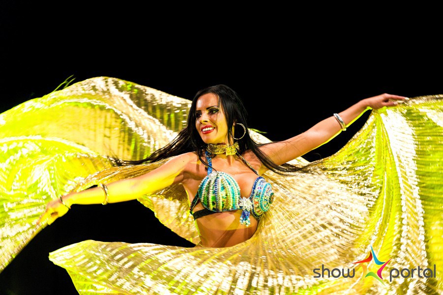 Najla Raqasa - profesionálna orientálna brušná tanečnica