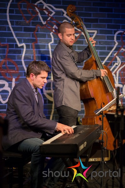 JAZZ POPS UP