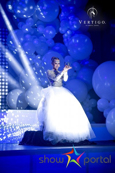 Crystalline - Mirror Ball show by Vertigo