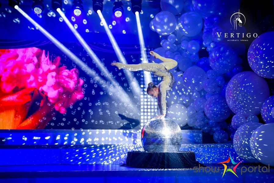 Crystalline - Mirror Ball show by Vertigo