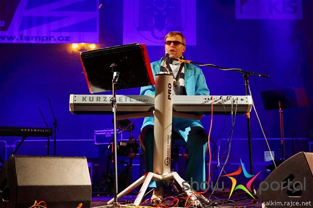 Elton John revival