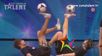 Freestyle futbal show - FOOTBALL WITHOUT LIMITS