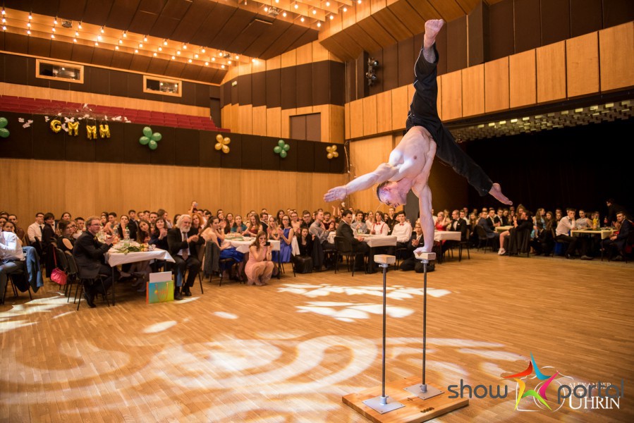Akrobaticko-Handbalancingová show