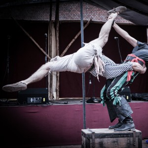 Fangle - akrobatická komediálna show /CZ/