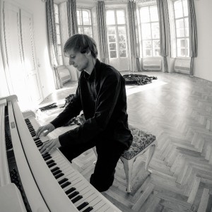 Juraj Janík - Piano