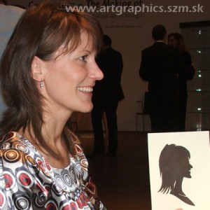 Vystrihovanie siluet z papiera, najrýchlejšie portrétovanie - Michal Takács